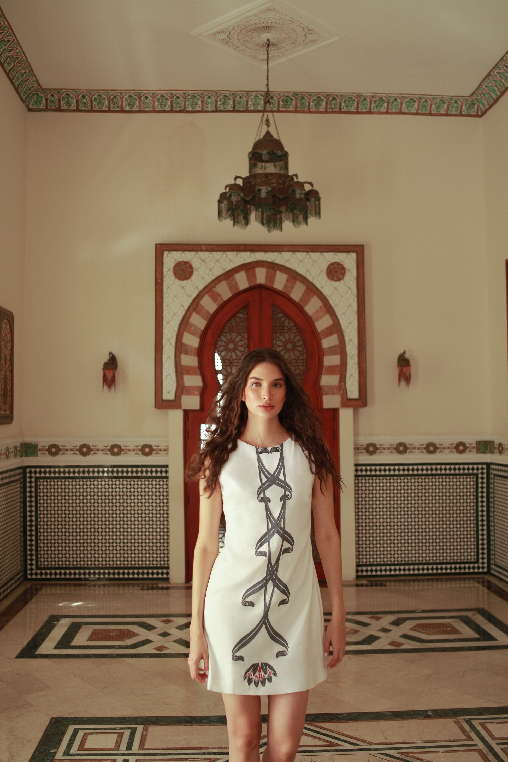 Robe en lin brodée à la main