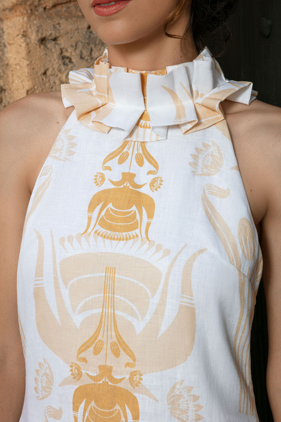 Robe évasée en lin à col montant